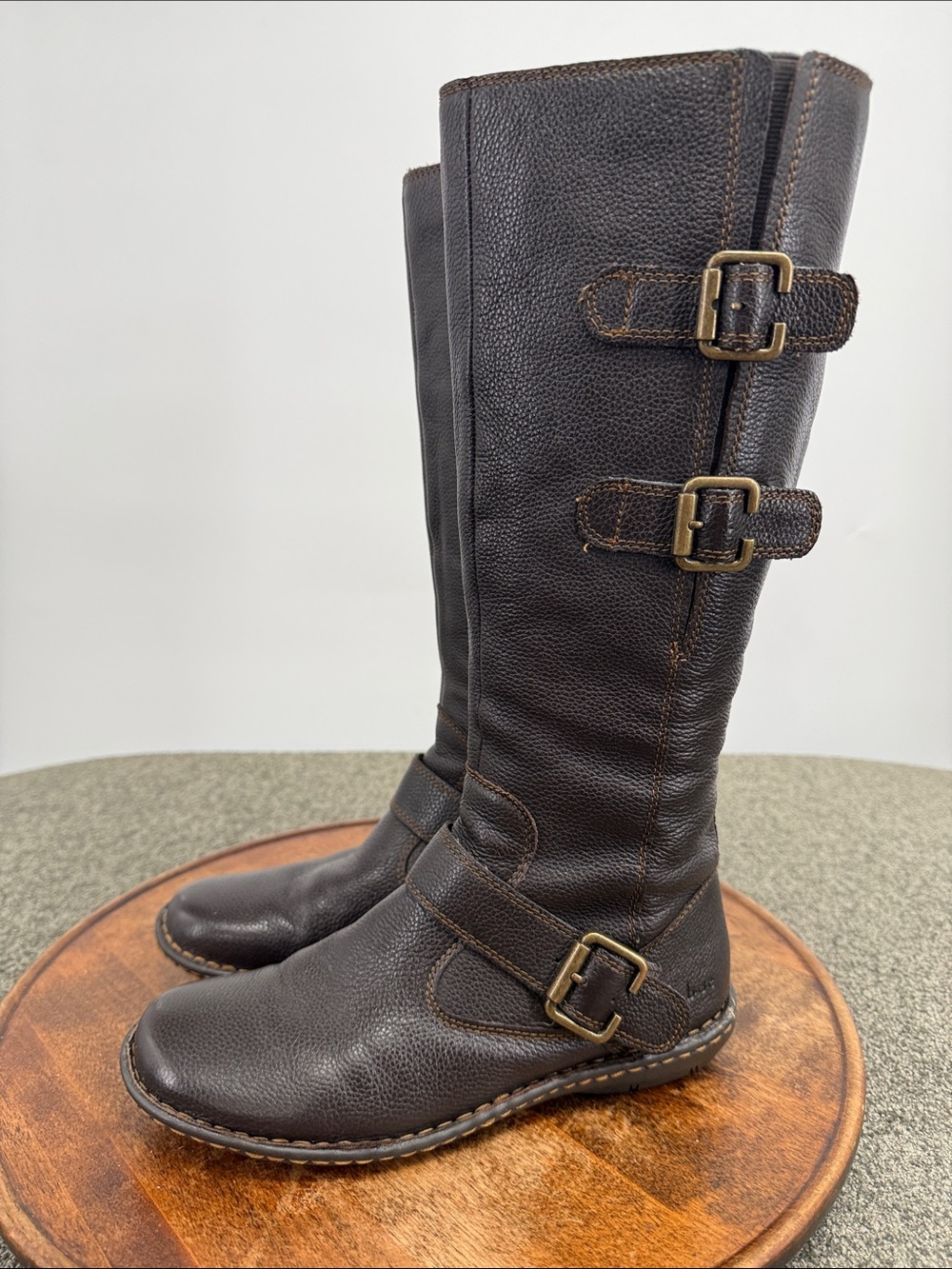 b.o.c. Born Concepts Boots Wm 7 Tall Dark Brown Leather Riding Buckles Comfort